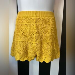 NWT Women’s High-Rise Crochet Bright Yellow Knit Pull-On Shorts; 1X